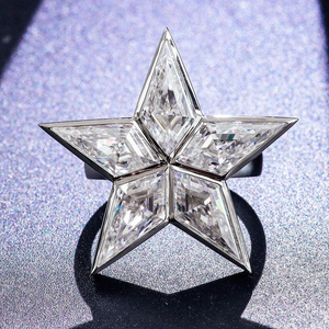 Anillo de compromiso de oro blanco con cinco piedras de circonita cúbica talla cometa y engaste de bisel, anillo de boda de oro macizo de 10K, regalo de cumpleaños - Product Image 1