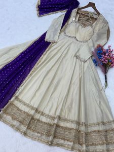 Dhwaja Export – Nouvelle tenue Anarkali moderne en soie pour femme, prête à porter, avec broderies et ornements miroir, idéale pour les mariages et toutes les saisons - Product Image 5