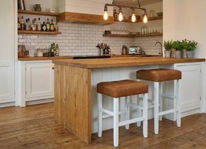 Ensemble de 2 tabourets de bar et de comptoir en cuir PU, ensemble de tabourets capitonnés en cuir PU, ensemble de tabourets rembourrés en PU avec structure en bois massif, hauteur bar et comptoir - Product Image 2