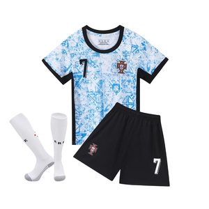 ชุดเสื้อฟุตบอลทีมเยือนโปรตุเกส เบอร์ 7 ชุดแข่งฟุตบอล ระบายอากาศได้ดี แห้งเร็ว ผลิตจากโพลีเอสเตอร์ 100% ชุดกีฬาสำหรับเด็ก ผลิตในประเทศปากีสถาน - Product Image 4
