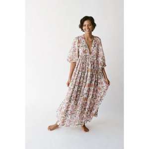 Vestido Largo Kyra Hecho a Mano de Primera Calidad, 100% Algodón, Estampado Fucsia con Ilustraciones Encantadoras de Arte Antiguo - Product Image 1