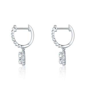 Aros colgantes con diamantes cultivados en laboratorio, talla pera esculpida, en oro, diseñados para mujeres, con movimiento fluido, brillo luminoso y estilo haute couture. - Product Image 1