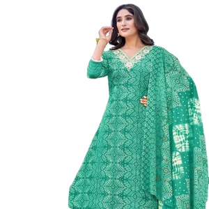 Nouvel ensemble de tissu en rayonne et coton pur 60-60 avec dupatta imprimé, exclusivité en ligne - Product Image 2