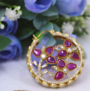 Magnifiques boucles d'oreilles tendance en laiton plaqué or de qualité supérieure avec pierres, idéales pour femme, cadeau, mariage, fiançailles, soirée - Product Image 2