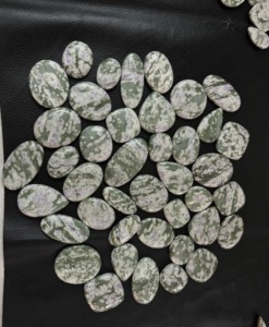 Pierre Cabochon en Jade de Paix 100% Naturel, Prix de Gros, Cristaux de Pierres Précieuses en Vrac, Énergie de Guérison des Chakras pour la Fabrication de Bijoux - Product Image 5