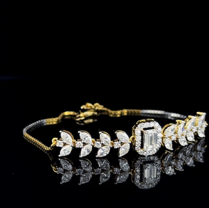 Bracelet de luxe en diamant de laboratoire taille émeraude, motif feuille d'or, bijoux fins pour mariage et mariée - Product Image 4