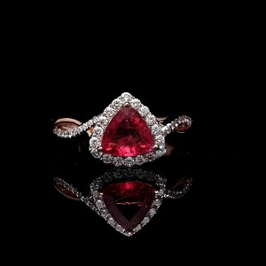 Anillo de Turmalina Rosa con Corte Trillón, Plata de Ley 925, Chapado en Oro Amarillo de 14K, Joyería Clásica de Lujo Hecha a Mano, Regalo para Mujer - Product Image 1
