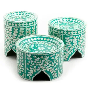 Support à gâteau artisanal de haute qualité en nacre, socle rond en coquille turquoise pour une présentation élégante des desserts - Product Image 2