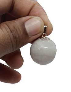 Colgante de cristal natural, jade blanco y colgante de bola natural King, colgante de moda grabado, amuleto de cristal de Gujarat - Product Image 3