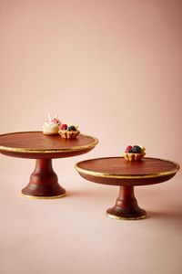 Support à gâteau rond en bois de qualité supérieure pour la présentation de desserts dans les cafés, les boulangeries, sur les comptoirs ou comme décoration de table de mariage - Product Image 5