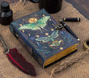 สมุดบันทึกหนังเรื่อง spell Book of SHADOW แบบมีตะขอล็อคแบบ Luna moth Butterfly ลายวินเทจ wiccan ขนาด7x5นิ้ว - Product Image 4