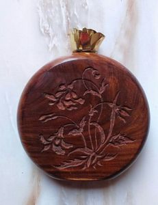 Pochette de soirée en bois gravée sur mesure avec poignée en cuir poli pour mariage, événements festifs et soirées – Sac de mode affirmé - Product Image 5