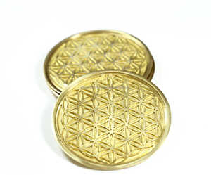 Posavasos redondos Royal Vintage en metal de primera calidad con diseño antiguo perfecto para accesorios de mesa elegantes Juego de 8 piezas - Product Image 6