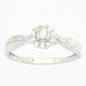 แหวนแต่งงานทองคำชุบโรเดียมประดับเพชร 18K 0.18 กะรัต ดีไซน์คลาสสิกคุณภาพสูงสำหรับสุภาพสตรี จากโรงงานผู้ผลิต (OEM) - Product Image 1