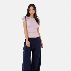 T-shirt en tricot pour femme, couleur lilas, manches courtes, col rond, coupe ajustée, style minimaliste, à porter toute l'année - Product Image 3
