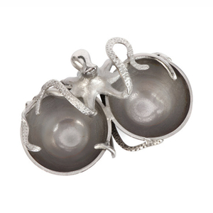 Ensemble de deux bols de luxe en métal argenté avec poignée centrale décorative en forme de pieuvre pour les fruits de mer, les collations et les trempettes, idéal pour la décoration de la maison au bord de la mer - Product Image 4