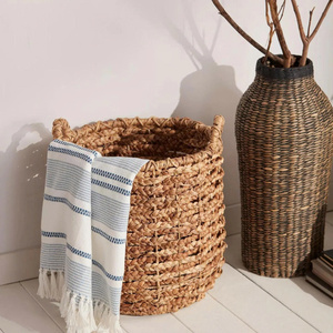 Una estética rústica y una tejeduría artesanal que combinan la artesanía atemporal con la funcionalidad cotidiana: Cesta de mimbre marino. - Product Image 6