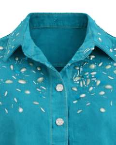 Chaqueta vaquera corta para mujer, color verde azulado, personalizada, con botones en los hombros adornados con pedrería, manga larga, estilo casual urbano. - Product Image 3