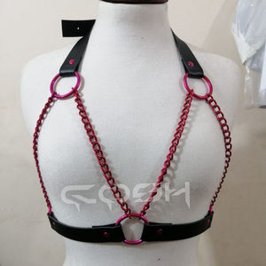 Cadena de Oro con Arnés de Cuero Negro - Product Image 3