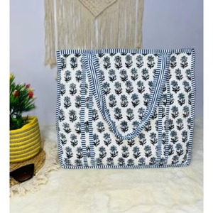 Bolso de Mano Acolchado de Algodón con Estampado Floral Hecho a Mano, Bolso Tote con Cremallera, Bolso de Hombro para Mujer, Listo para la Playa, Verano, Primavera - Product Image 3