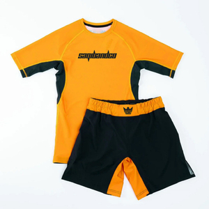 เสื้อรัดกล้ามเนื้อแขนสั้นสำหรับผู้ชาย MMA สีส้ม แห้งเร็ว สำหรับศิลปะการต่อสู้แบบผสมผสาน พร้อมโลโก้สีดำที่คอหลัง - Product Image 3