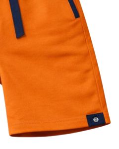 ชุดเซ็ตเสื้อกล้ามแขนกุดสีส้มและกางเกงขาสั้นสำหรับผู้ชาย  ชุดลำลองฤดูร้อนผ้าฝ้าย แต่งขอบสีน้ำเงินกรมท่า พร้อมเชือกผูกเอว ชุดสองชิ้น - Product Image 6