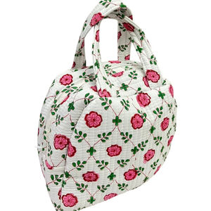 Sac à main matelassé à imprimé floral fait main |   Doublure en coton de qualité supérieure et fermetures éclair durables |   Sac fourre-tout artisanal pour femmes et voyages - Product Image 1