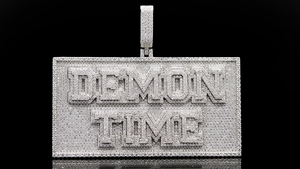 Pendentif personnalisé en moissanite VVS sertie de pierres, boîtier octogonal en acier inoxydable, bracelet de 20 mm, mouvement à quartz, cadran à chiffres romains, style hip-hop - Product Image 2