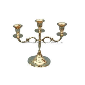 Table en laiton décoratif porte-bougie à trois lumières avec finition dorée pour la décoration intérieure pour la décoration de bureau - Product Image 1