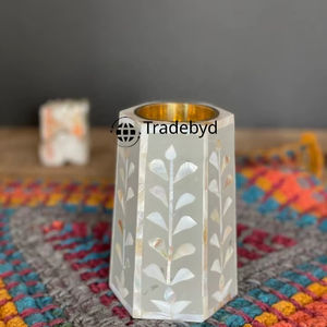 Candelabro de Lujo Hecho a Mano con Incrustaciones de Hueso, Decoración Elegante para el Hogar de Primera Calidad por Tradebyd - Product Image 1