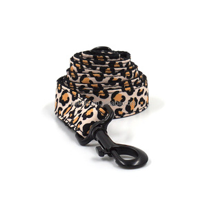 Accesorios Premium para mascotas <span class=keywords><strong>Collar</strong></span> de perro Estampado de leopardo Hebilla de metal negro Patrón de leopardo <span class=keywords><strong>Collar</strong></span> de perro y juego de correa para tiendas de mascotas - Product Image 5