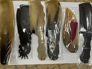 หวีเขาวัวฟันละเอียดสำหรับผมเรียบอุปกรณ์นวดหนังศีรษะป้องกันไฟฟ้าสถิตย์ทำด้วยมือแบบดั้งเดิมสำหรับผู้ชายและผู้หญิง - Product Image 5