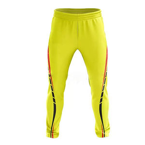 Ensemble de maillot de football sublimé jaune pour homme, respirant, taille élastique, manches courtes, coupe athlétique, toutes saisons, marque personnalisée - Product Image 3
