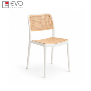 Silla de Plástico Imitación Ratán sin Brazos con Diseño Resistente a la Intemperie para Uso Comercial en Interiores y Exteriores - Product Image 4