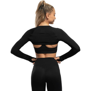 Sujetador deportivo acolchado transpirable para mujer con diseño de logo personalizado, soporte medio, espalda cruzada, 100% nailon, tipo top de yoga - Product Image 4