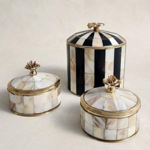 Boîte de rangement décorative en laiton et aluminium pour coiffeuse, boîte de rangement décorative en métal, boîtes d'hôtel, décoration de table à domicile, rangement en aluminium - Product Image 2