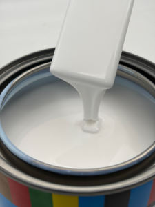 Peinture automobile acrylique 1K à <span class=keywords><strong>prix</strong></span> <span class=keywords><strong>d</strong></span>'usine, haute adhérence, résistante aux rayures, blanc bijou, pack unique, revêtement automobile pour carrosserie - Product Image 2