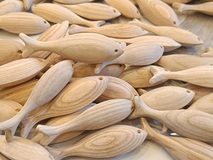 พวงกุญแจไม้รูปปลาเวียดนาม จำหน่ายจำนวนมาก สำหรับงานฝีมือและงาน DIY - Product Image 6