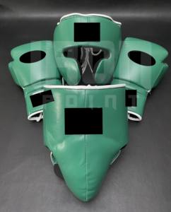 Set de Boxeo Personalizable Winning, Protector de Cabeza, Guantes con Agarre, Cierre de Cordones, Cuero Genuino de Vaca, Acolchado Grueso de 4 Capas - Product Image 1