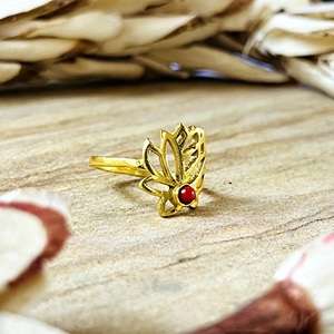 แหวนดีไซน์โบโฮลายดอกบัวสีคอรัล วงทองเหลืองสไตล์ชนเผ่า ชุบทอง 18k สำหรับผู้หญิง แหวนดอกไม้สไตล์วินเทจ สวยงาม เหมาะสำหรับขายส่ง/OEM/ODM - Product Image 5