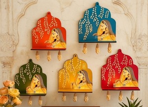 Autocollant mural artisanal traditionnel indien Jharokha pour bougie chauffe-plat en MDF, motif Pichwai Bani Thani, pour décor de salle de Pooja festive Diwali - Product Image 4