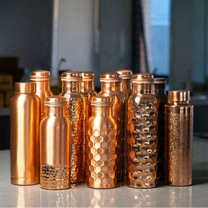 Bouteille d'eau en cuivre anti-fuite, bouteille en cuivre écologique, bouteille en cuivre réutilisable, bouteille en cuivre martelé faite à la main, bouteille en cuivre gravée, cadeau - Product Image 1