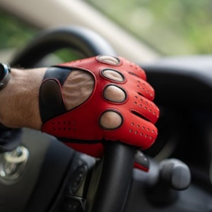 High Quality Genuine Leather Driving <b>Gloves</b> Ventilated Perforated <b>Grip</b> <b>Gloves</b> Custom Logo Wholesale Supplier Low MOQ - Product Image 2