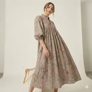 Robe midi décontractée d'été pour femme en coton kaki à imprimé floral, coupe trapèze ample, col en V et manches bouffantes - Product Image 1
