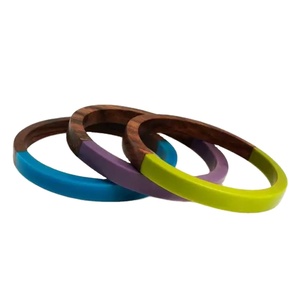 กำไลไม้โบราณคุณภาพพรีเมียม รูปทรงออกแบบอย่างประณีต ผิวขัดเงา บรรจุภัณฑ์สั่งทำได้ เหมาะสำหรับผู้หญิงทุกโอกาส - Product Image 1