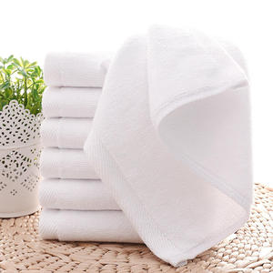 Serviette de toilette en coton 100% avec logo personnalisé, séchage rapide, douce pour la peau, idéale pour les spas et les hôtels, de forme rectangulaire - Product Image 1