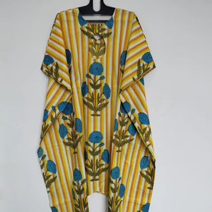 ชุดเดรสผ้าฝ้ายสไตล์โบฮีเมียนลายดอกไม้ทำมือ ชุดชายหาดน้ำหนักเบาสไตล์อินเดีย - Product Image 1