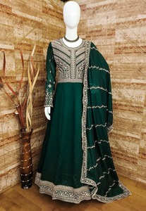 Premium Ready-Made Silk Shalwar Kameez Sequence Work Jari Bordado Flair Incluyendo Dupatta | Ropa paquistaní india de moda - Product Image 4