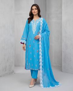 Costume en coton et mousseline de soie bleu ciel brodé en 3 pièces pour femmes |   Vêtements ethniques pakistanais traditionnels Salwar Kameez Dupatta |   SHEEZA.D - Product Image 1