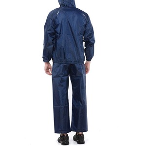 Ensemble de survêtement coupe-vent personnalisé en nylon pour homme : veste de sport zippée et pantalon coupe-vent pour l'entraînement - Product Image 3
